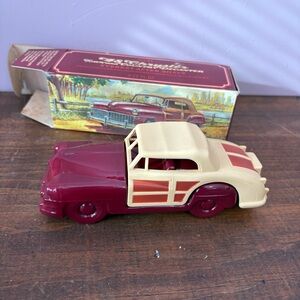 💚Avon Vintage 1948 Chrysler Town & Country Decanter